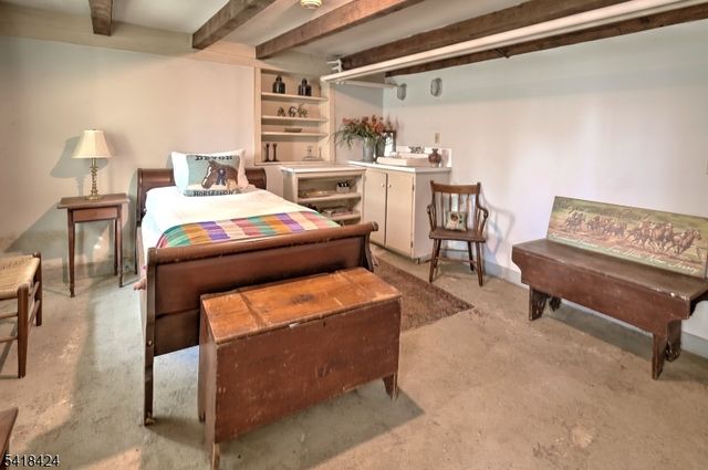 11 Halstead St, Clinton Town, NJ 08809