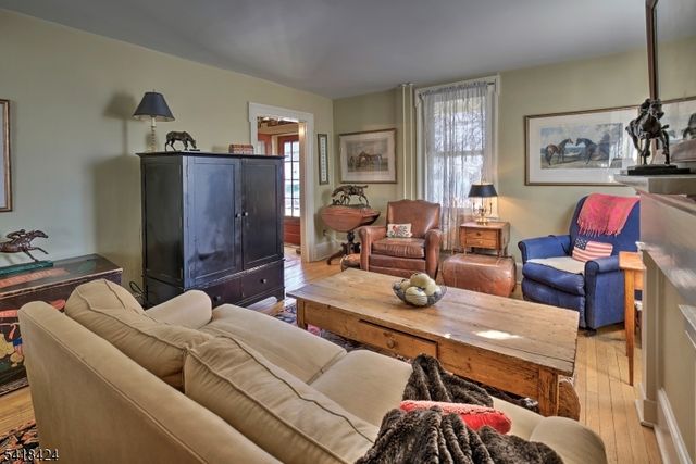 11 Halstead St, Clinton Town, NJ 08809