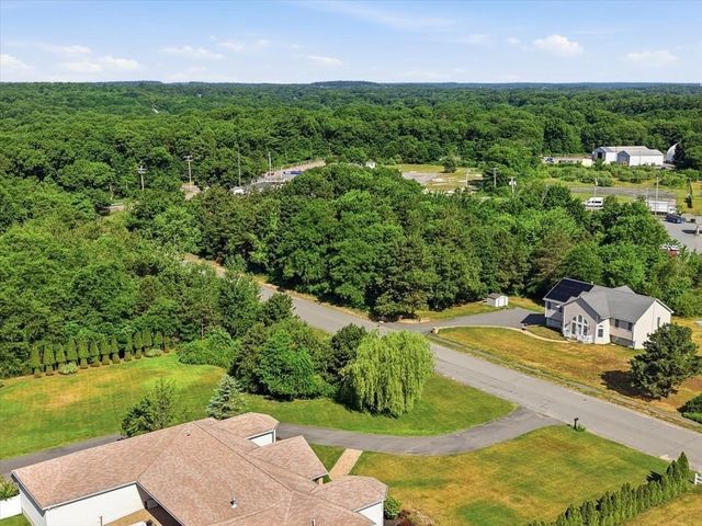 24 Alexandra Dr, Freetown, MA 02702