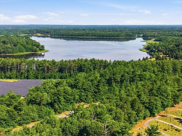 24 Alexandra Dr, Freetown, MA 02702