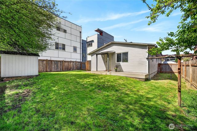 2827 SW Nevada Street, Seattle, WA 98126