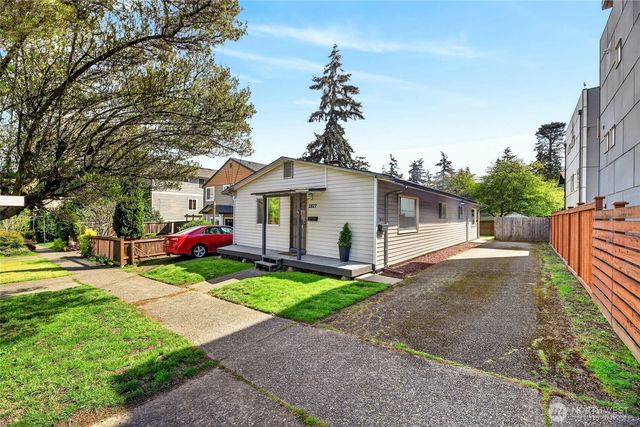 2827 SW Nevada Street, Seattle, WA 98126