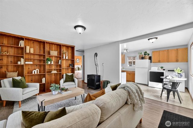 2827 SW Nevada Street, Seattle, WA 98126