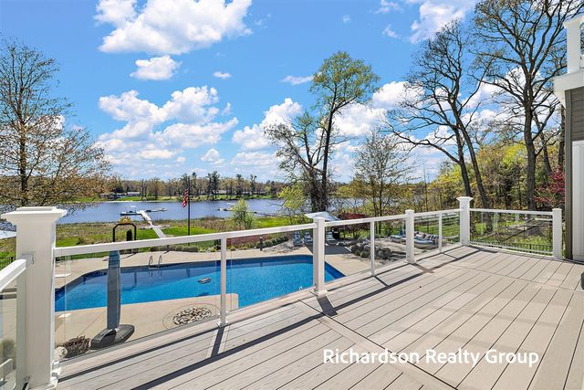 15074 Mercury Drive, Grand Haven, MI 49417