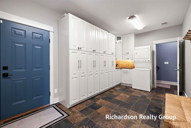 15074 Mercury Drive, Grand Haven, MI 49417