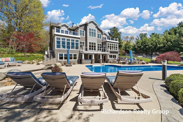 15074 Mercury Drive, Grand Haven, MI 49417