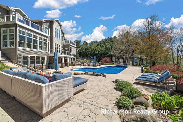 15074 Mercury Drive, Grand Haven, MI 49417