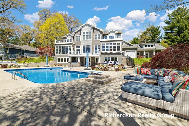 15074 Mercury Drive, Grand Haven, MI 49417