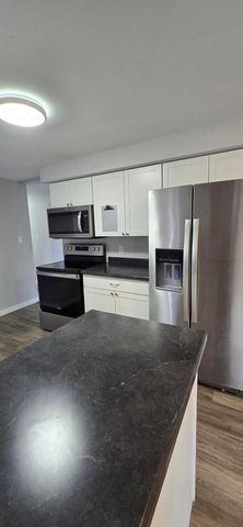 1014 Maplehill Drive, Albert Lea, MN 56007