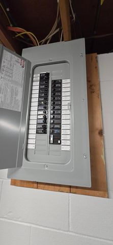 1014 Maplehill Drive, Albert Lea, MN 56007