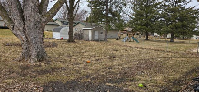 1014 Maplehill Drive, Albert Lea, MN 56007