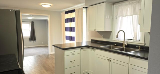 1014 Maplehill Drive, Albert Lea, MN 56007