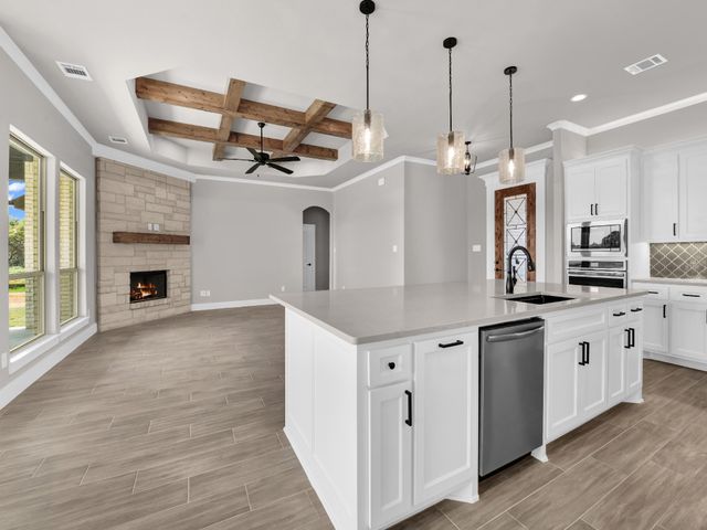 2000 Forest Bridge Drive, Azle, TX 76020