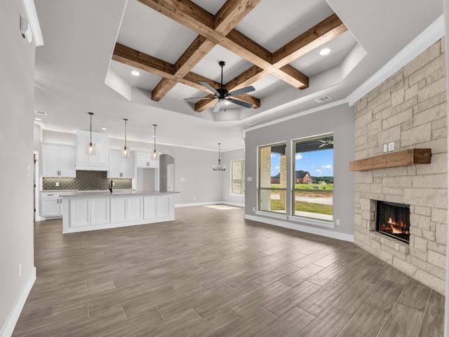 2000 Forest Bridge Drive, Azle, TX 76020