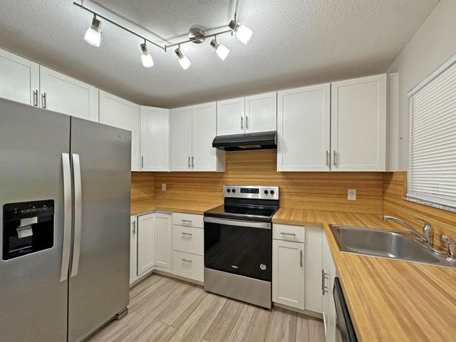 1852 SE Rainier Road, Port St Lucie, FL 34952