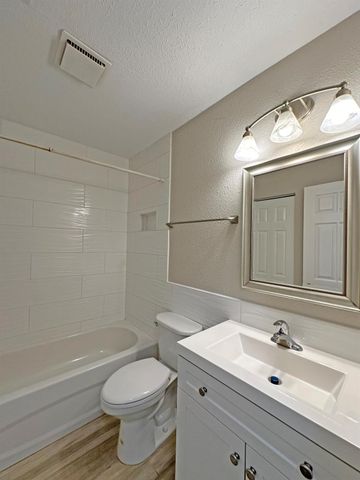 1852 SE Rainier Road, Port St Lucie, FL 34952