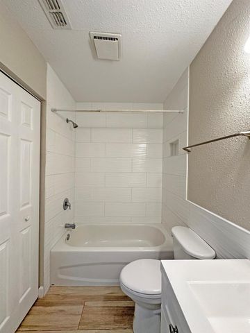 1852 SE Rainier Road, Port St Lucie, FL 34952