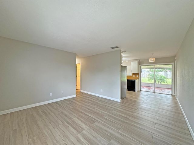 1852 SE Rainier Road, Port St Lucie, FL 34952