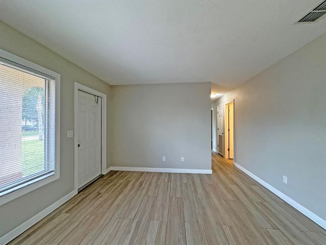 1852 SE Rainier Road, Port St Lucie, FL 34952