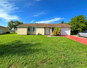 1852 SE Rainier Road, Port St Lucie, FL 34952