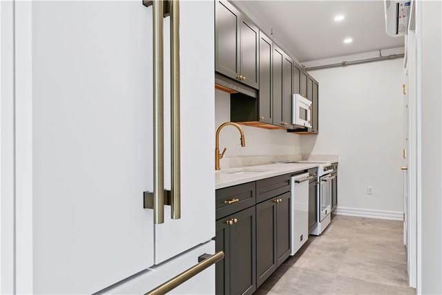 905 North Main Street 202, Providence, RI 02903