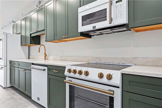 905 North Main Street 202, Providence, RI 02903