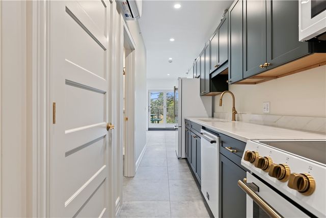 905 North Main Street 202, Providence, RI 02903
