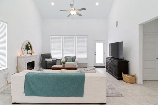 237 Sand Lily LN, Georgetown, TX 78626