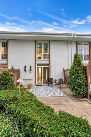 13472 Mason Village Court, Town And Country, MO 63131