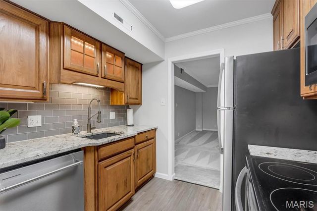 13472 Mason Village Court, Town And Country, MO 63131