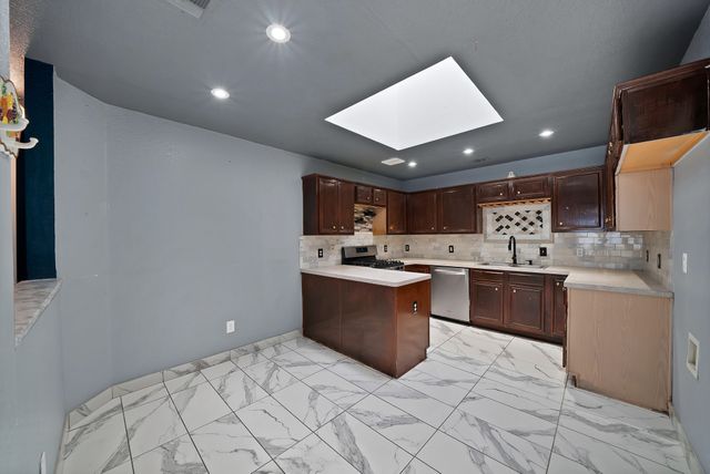 828 Windswept Drive, Cedar Hill, TX 75104