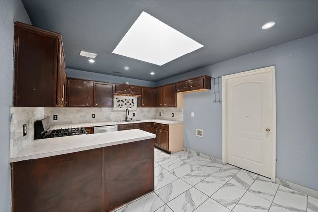 828 Windswept Drive, Cedar Hill, TX 75104