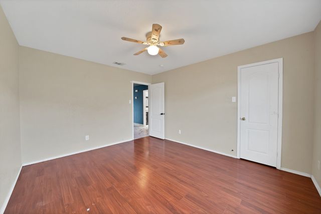 828 Windswept Drive, Cedar Hill, TX 75104