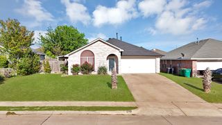 828 Windswept Drive, Cedar Hill, TX 75104