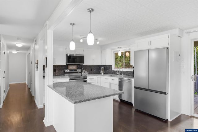 30550 Rancho Rd, Lebanon, OR 97355