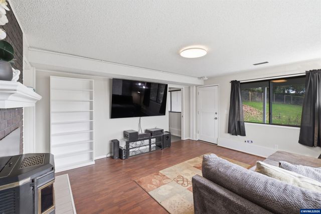 30550 Rancho Rd, Lebanon, OR 97355