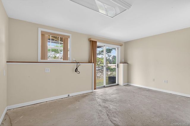 98 Lois Lane, Monroe, NY 10950
