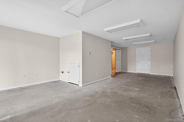 98 Lois Lane, Monroe, NY 10950