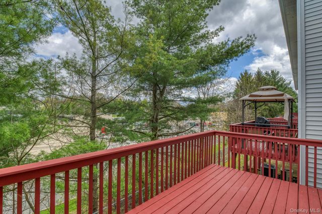 98 Lois Lane, Monroe, NY 10950