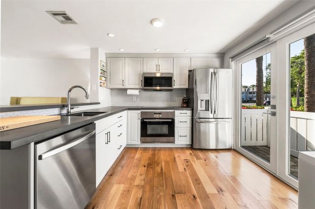 998 E Jeffery Street, Boca Raton, FL 33487