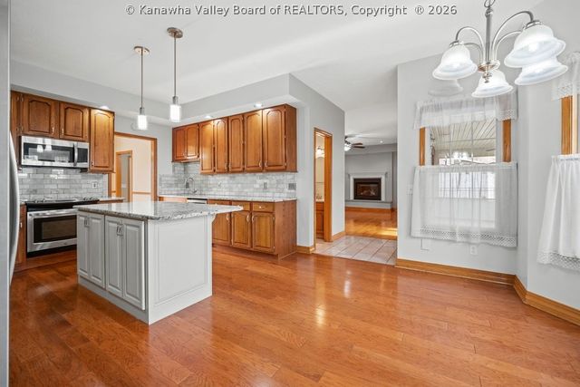 1140 Hickory Mills Road, Hurricane, WV 25526