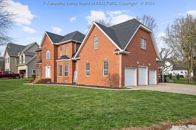 1140 Hickory Mills Road, Hurricane, WV 25526