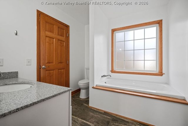 1140 Hickory Mills Road, Hurricane, WV 25526