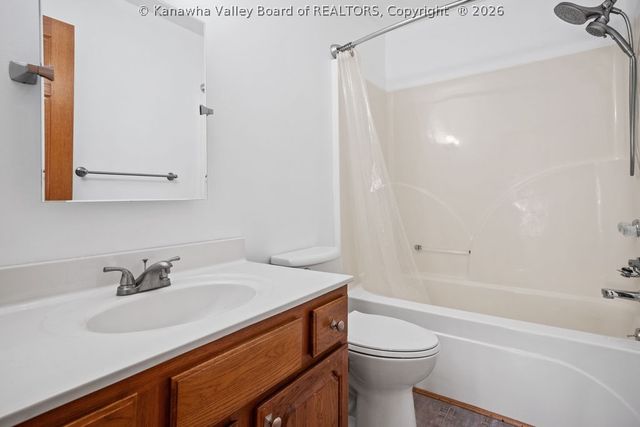 1140 Hickory Mills Road, Hurricane, WV 25526