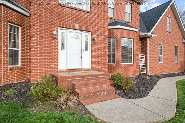 1140 Hickory Mills Road, Hurricane, WV 25526