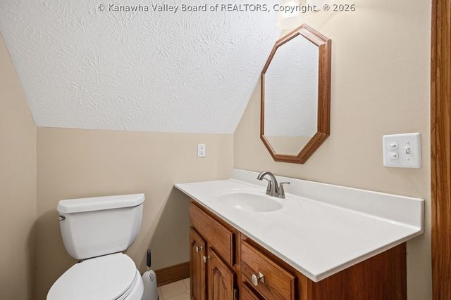 1140 Hickory Mills Road, Hurricane, WV 25526