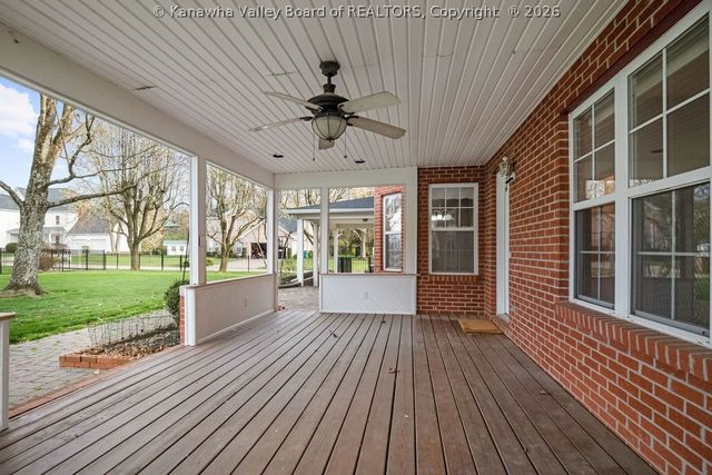 1140 Hickory Mills Road, Hurricane, WV 25526