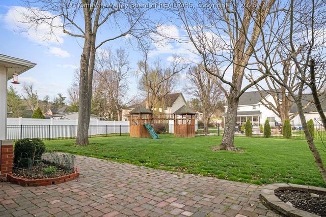 1140 Hickory Mills Road, Hurricane, WV 25526