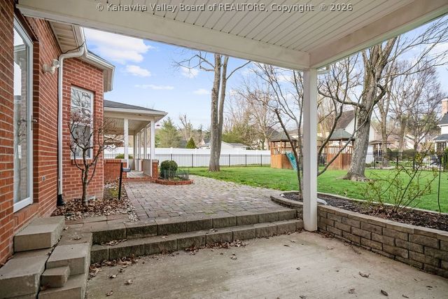 1140 Hickory Mills Road, Hurricane, WV 25526