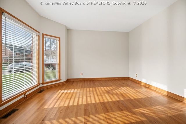 1140 Hickory Mills Road, Hurricane, WV 25526